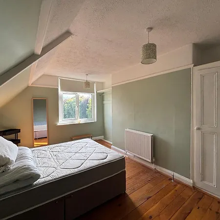 Spacious Cosy 2 Bed Flat In The Heart Of Headingley Apartment