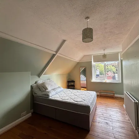 Spacious Cosy 2 Bed Flat In The Heart Of Headingley Apartment *