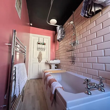 Spacious Cosy 2 Bed Flat In The Heart Of Headingley Apartment *